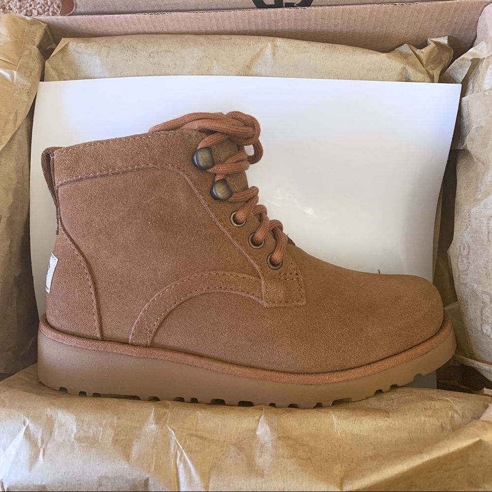 UGG Banan Water-Resistant Genuine Shearling Boot - Picture 7 of 8